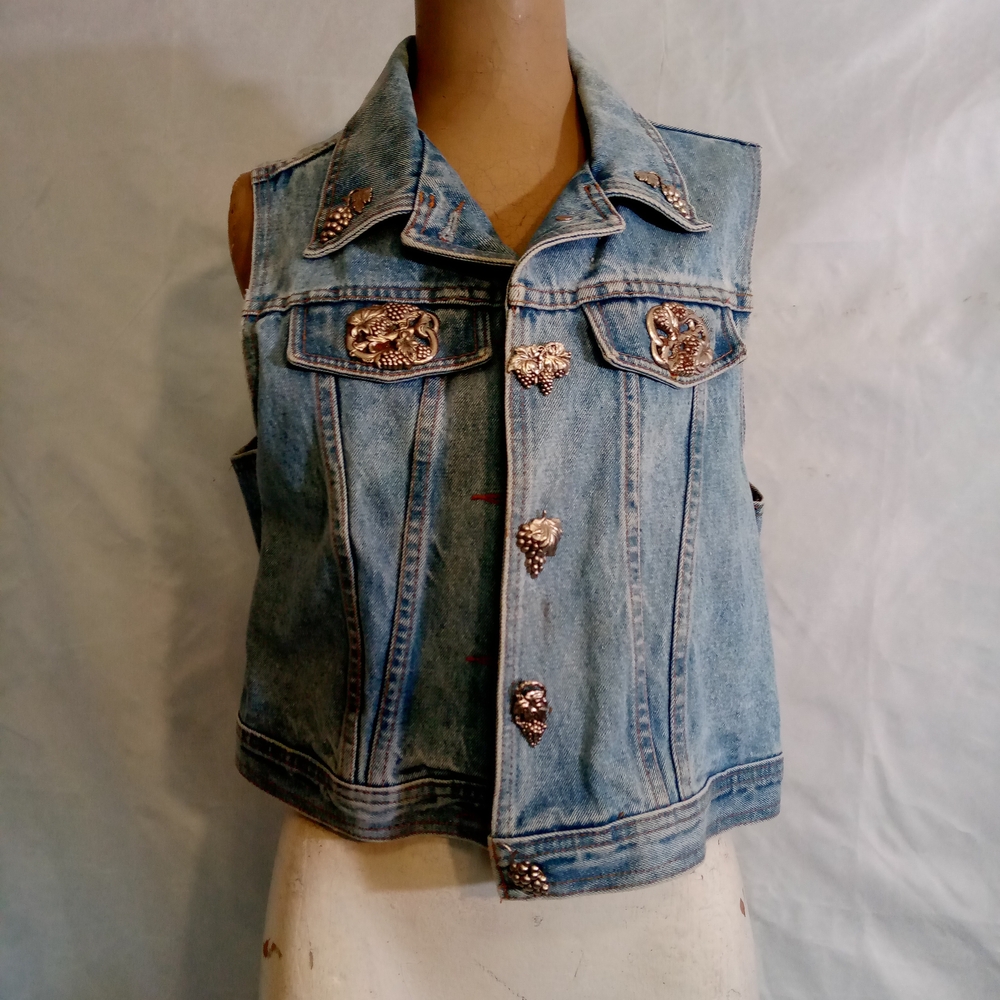 Vintage Light Blue Denim Button-Front Vest with Decorative Silver Buttons